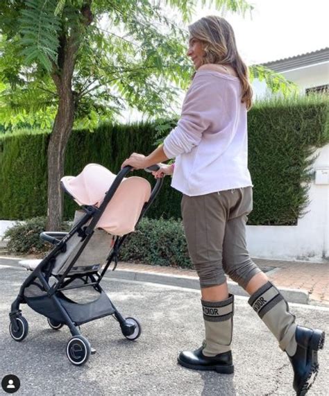 las botas de dior de raquel bollo|Las polémicas botas de Cristina Pedroche de piel de animal que .